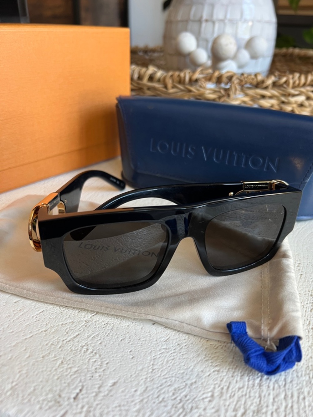 Louis Vuitton Black Sunglasses with Gold LV Medallions - Picture 6 of 9